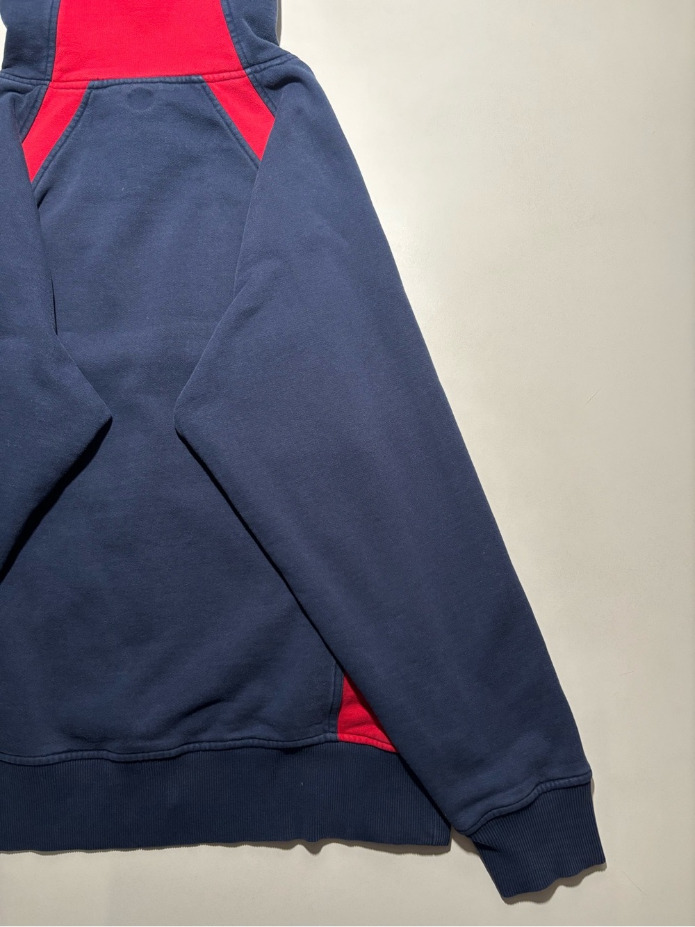 Vintage Nike Arizona wildcats UofA Crewneck Hoodie - Navy & Red two tone hoodie - Picture 7 of 12